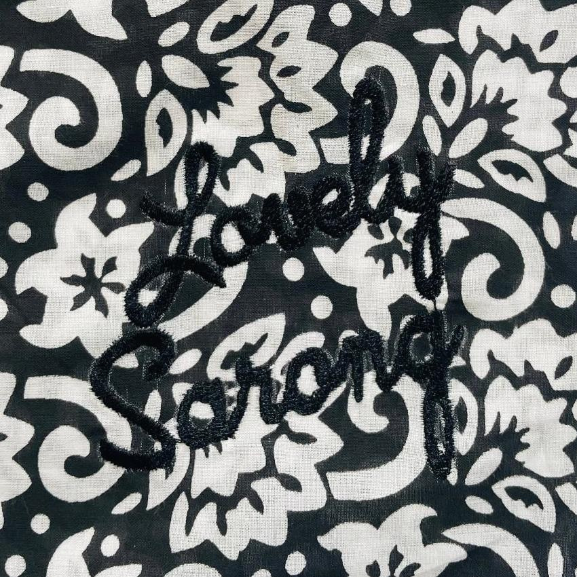 BLACK BANDANA PAREO